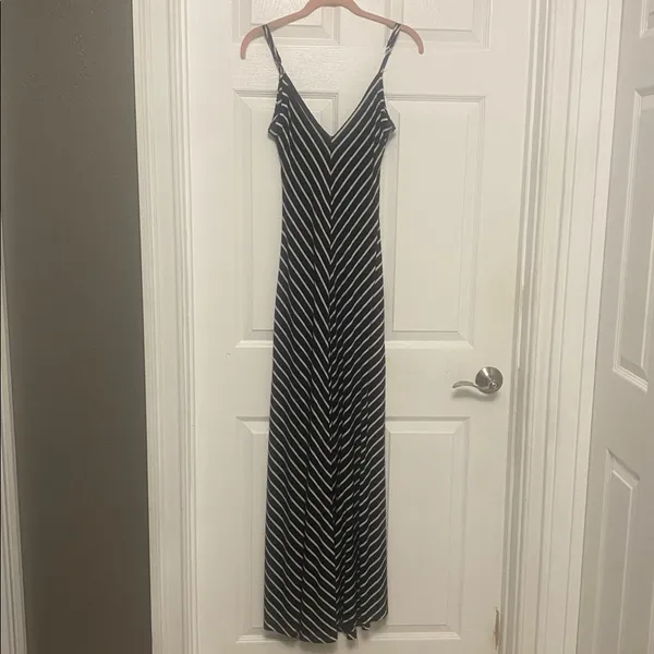 Spaghetti strap maxi dress iris raton dress size M - Image 3