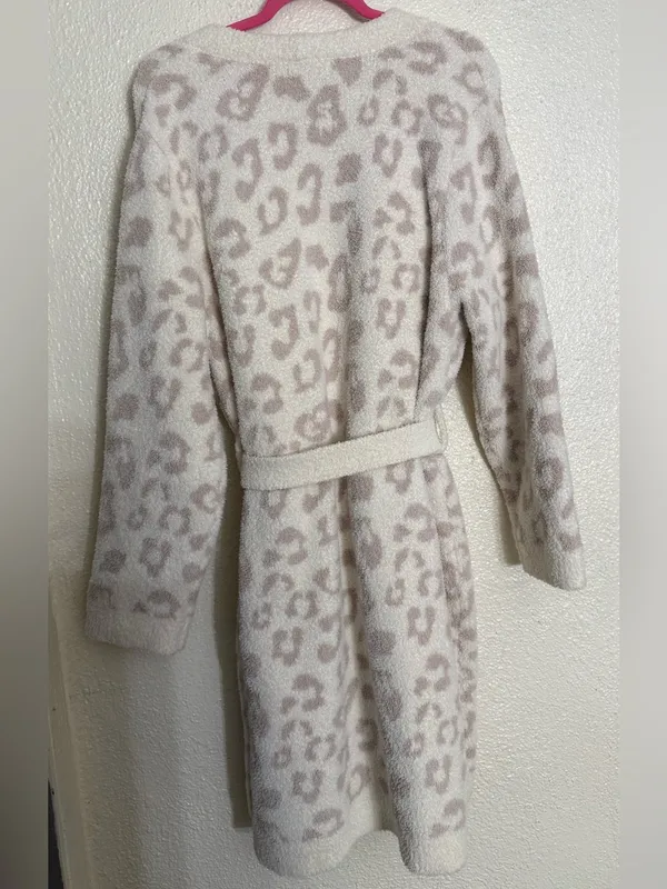 Barefoot dreams cozy In the Wild Long Sleeve Leopard Print Short Robe size XL - Image 5