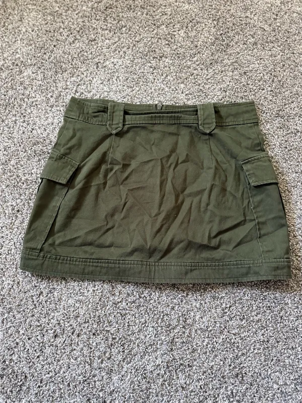 Forever 21 Cargo Skirt Mini - Image 2
