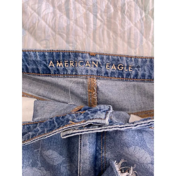 American eagle Women's High Waisted Denim Shorts Size 14 - Image 5