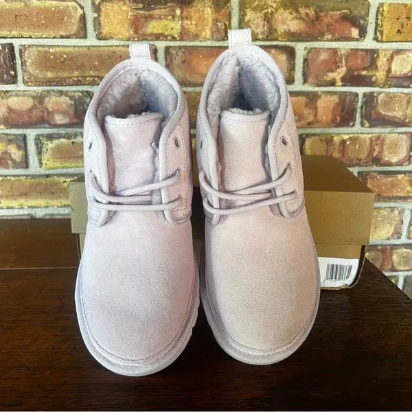 UGG Neumel Women's Boot Size 7 #241A - Image 3