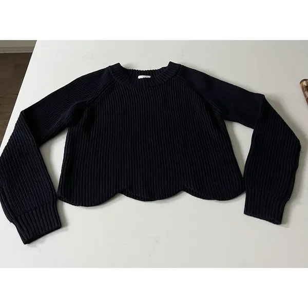 Aritzia Wilfred Sardou 100% Merino Wool Cropped Navy Sweater Small - Image 2