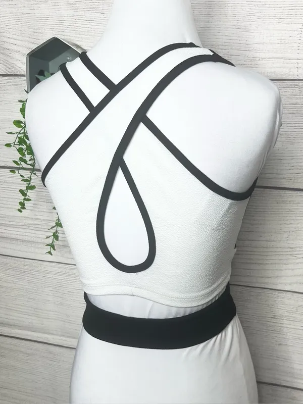 Vintage Y2K Black & White Sleeveless Cutout Crop Top Size XS - Image 9