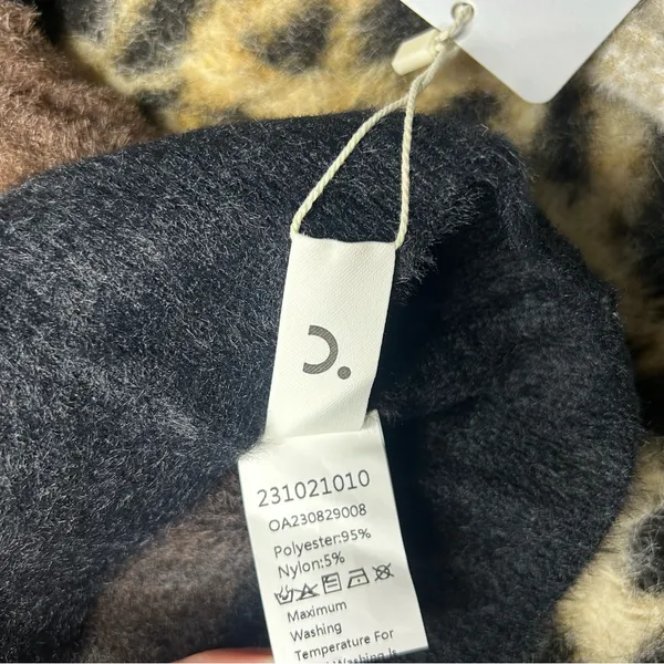Commense Dawn Ombre Fuzzy Off The Shoulder Cropped Sweater XL NWT - Image 7
