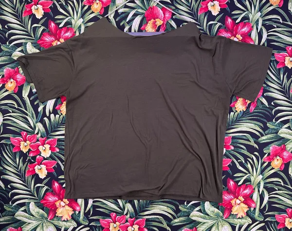Trust Me Let Go.. The Universe Butterfly Green Top Size L/XL - Image 8