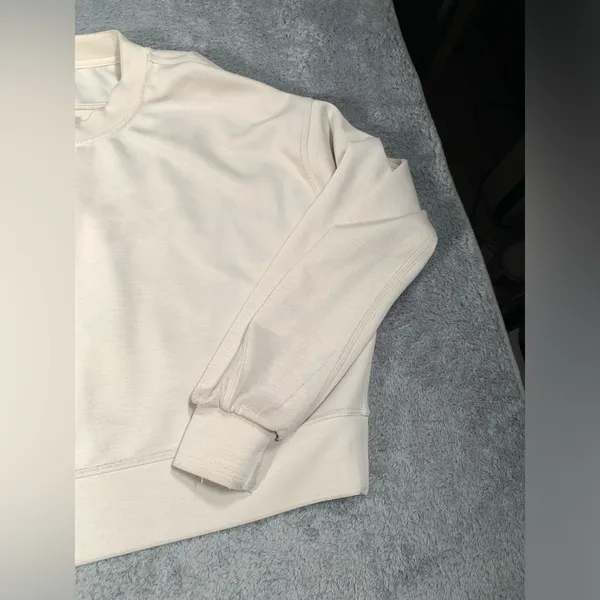 Lululemon Cream Crewneck Sweatshirt - Image 3