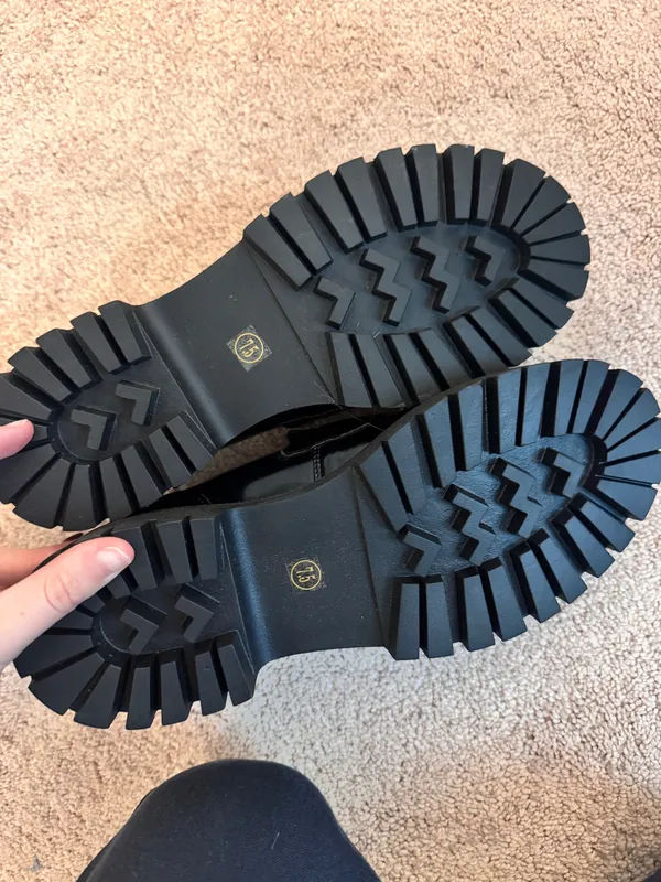 Steve Madden Black Loafers - Image 3