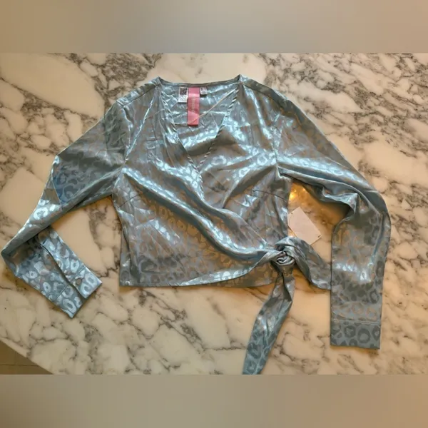 NWT ASOS DESIGN Blue Satin Jacquard Wrap Crop Top Long Sleeve V-Neck Sz S - Image 7