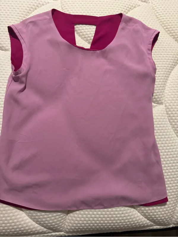 Express Women’s reversible pink/fuchsia dress shirt - Image 4