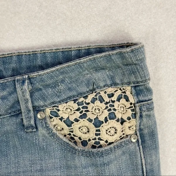 Jessica Simpson Light Wash Denim Cutoff Shorts‎ - Image 4