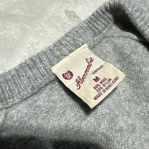 Vintage Abercrombie & Fitch 90s Y2K Sweater Women's M V Neck Hong Kong Moose - Image 3