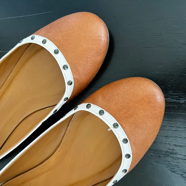 GUC J. CREW Camel Studded Round Toe Flats - Image 3