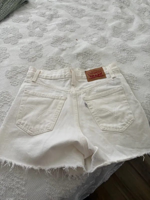 Levi’s High-Waisted Mom Shorts - Image 2