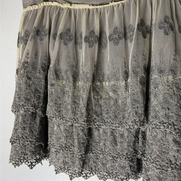 garnet hill‎ Tiered Ruffle Tulle Grey Mini Skirt Size 14 - Image 3