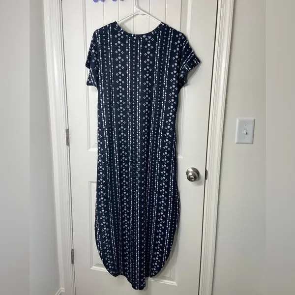 NWOT‎ Women’s black white arrow patterned soft tshirt maxi stretch dress medium - Image 6