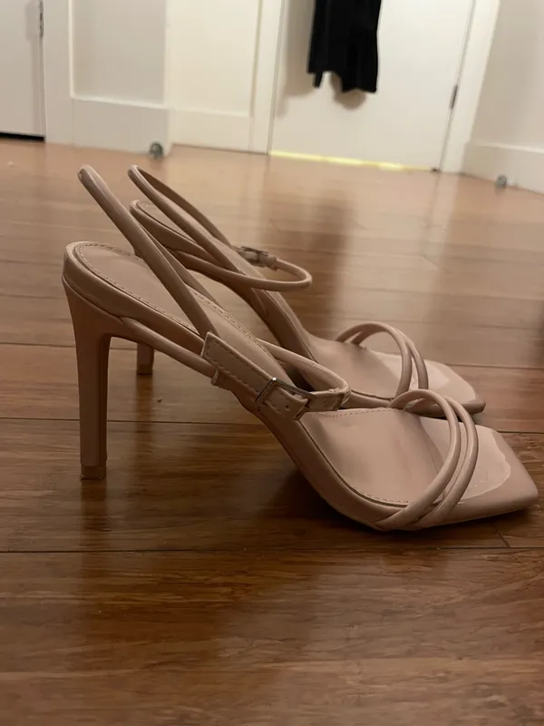 Beige Heels Tan Size 7.5 - Image 2