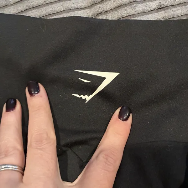 Gymshark Black High-Rise Leggings no front seam 7/8 length Size Small EUC - Image 7