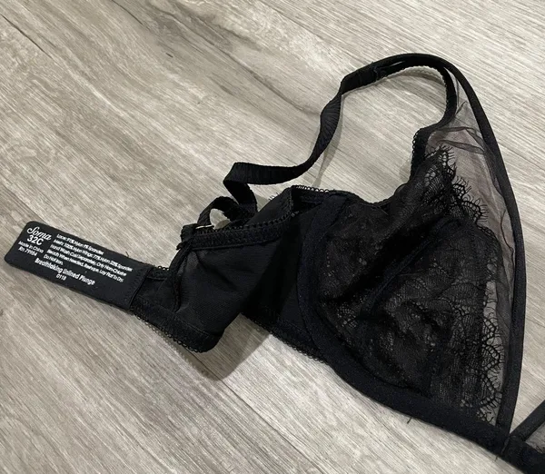 Black Lace Bra. Size 32 C - Image 5