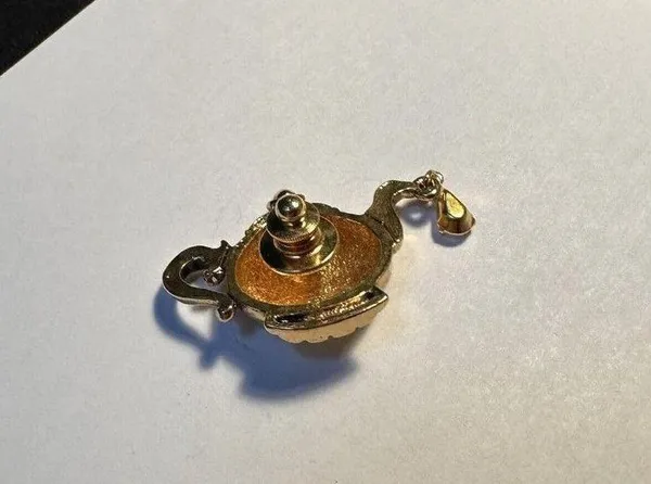 Signed Avon Teapot Brooch Tack Pin Gold Tone - Image 4