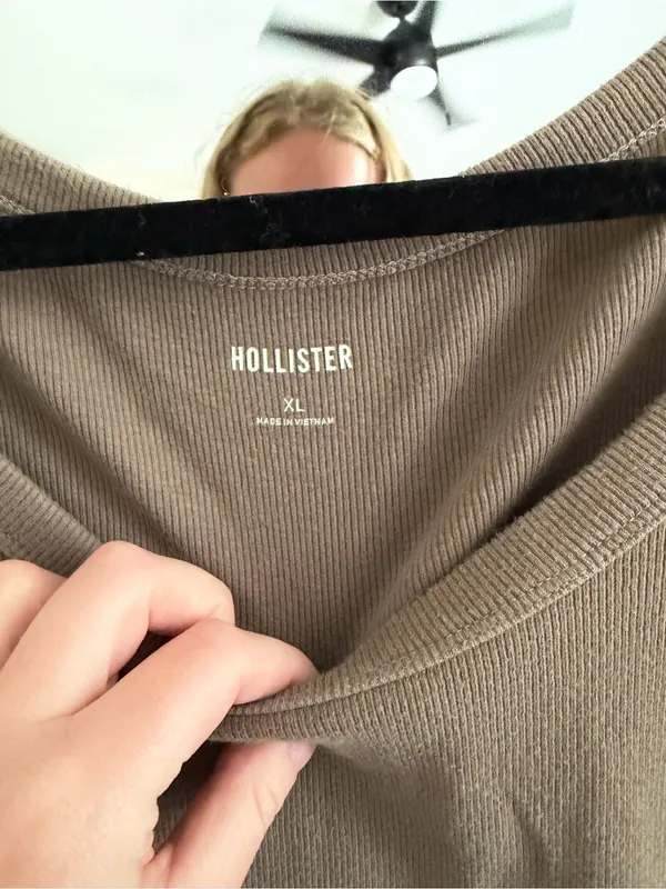 Hollister Scoop Neck Short Sleeve Top - Brown Taupe - Image 3