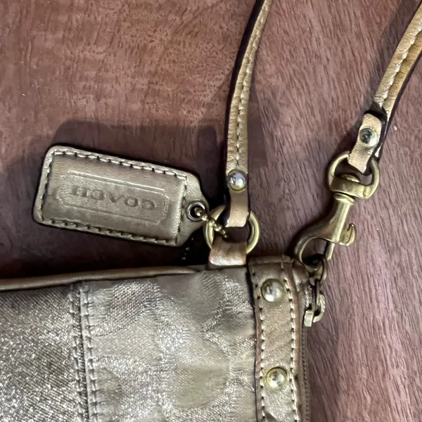 Coach vintage wristlet. Gold w/gold glitter/sparkles - Image 2