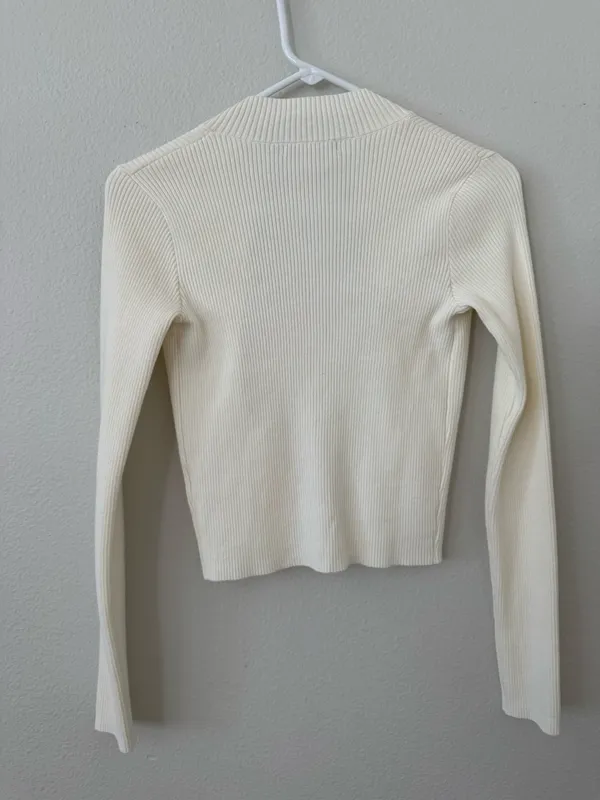 Brandy Melville cream ripped zip up jacket - Image 5