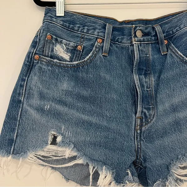 Red Tap Levi’s Original 501 Jean Shorts - Image 2