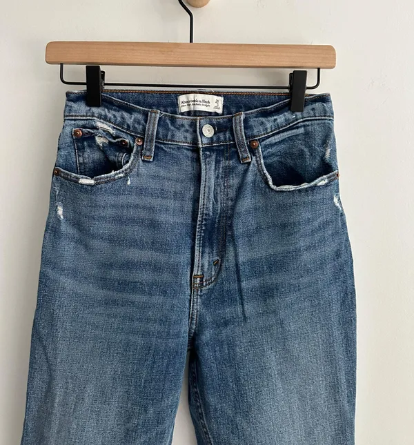Abercrombie Ultra High Rise Ankle Straight Jean - Image 7