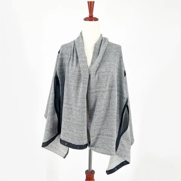 Lululemon Vinyasa Gray Wrap Scarf - Image 3