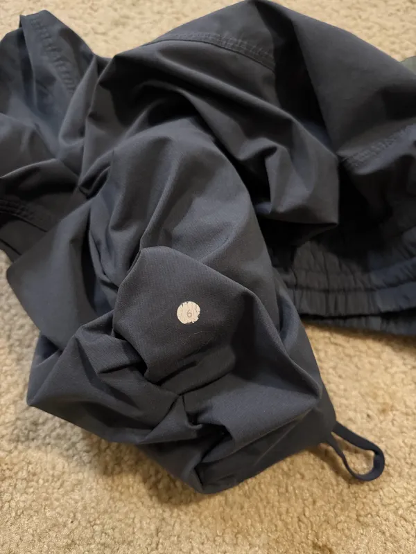 Lululemon joggers - Image 4