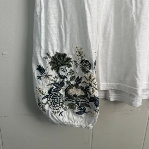 Aventura Womens L White Floral Embroidered V Neck Peasant Top Soft - Image 3