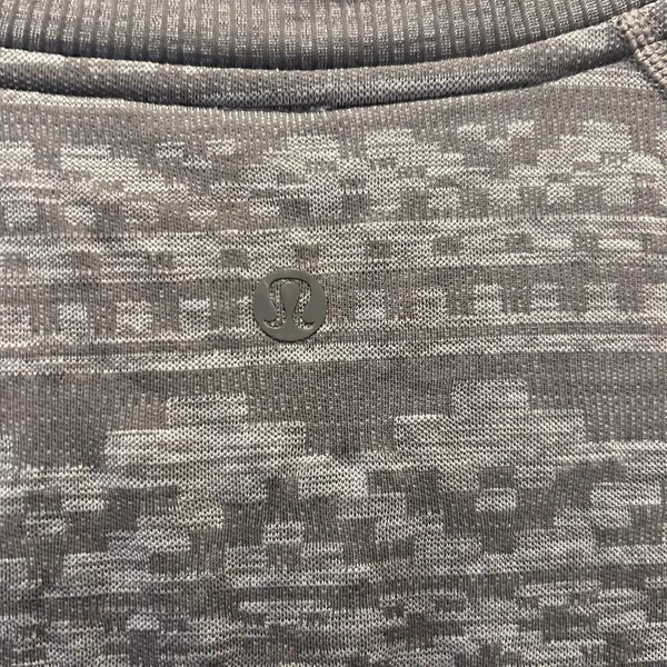 Lululemon Rest Less‎ 1/4 Zip Gray Jacquard Geometric Pullover Thumbholes Size 8 - Image 6