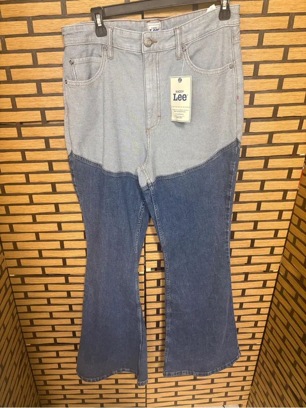 Lee higher club flare leg jeans size 12 - Image 2