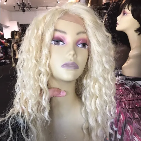 Blonde curly wig - Image 5