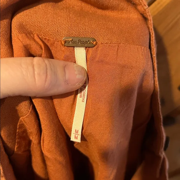 Free people burnt orange linen blend mini skirt with side buttons - Image 4