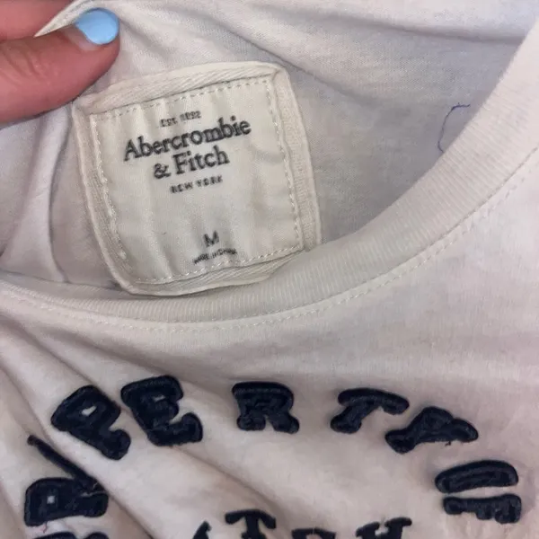 Abercrombie and Fitch graphic tee! - Image 2