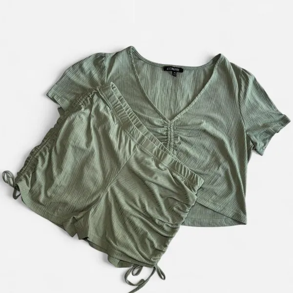 LEMITE Women's XL Green Ribbed Crop Top and Shorts Set - Image 5