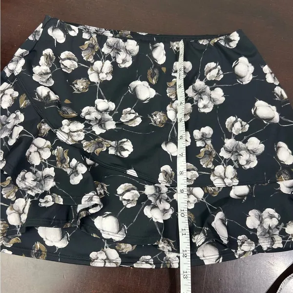Tail Activewear Floral Ruffle Tennis Skort Black White XS - Image 6