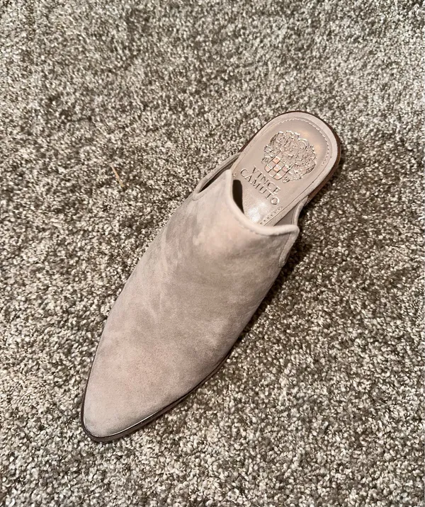 Vince Camuto Heels Suede 7.5 - Image 3