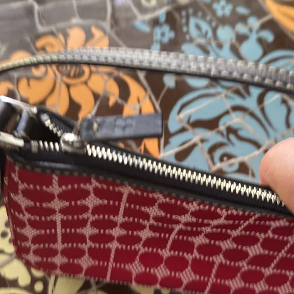 KATE SPADE NEW YORK Elegant Red Patterned Women's Bag - Image 4
