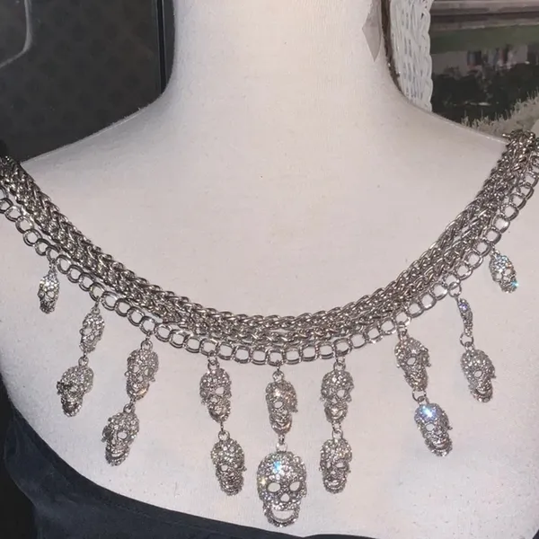 Rhinestones skull necklace - Image 3
