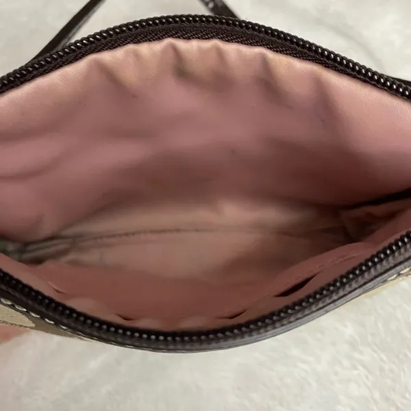 Coach Change Purse, wristlet. Pre owned - Image 4