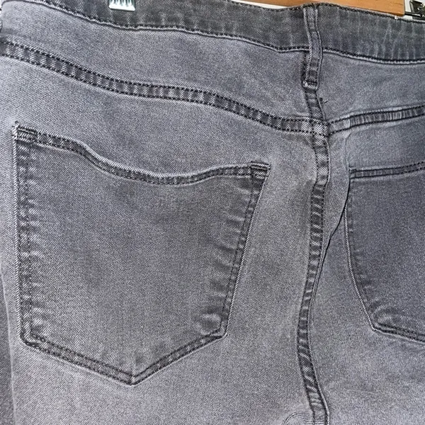 𝅺GRAY Skinny Jeans Size 30 - Image 5
