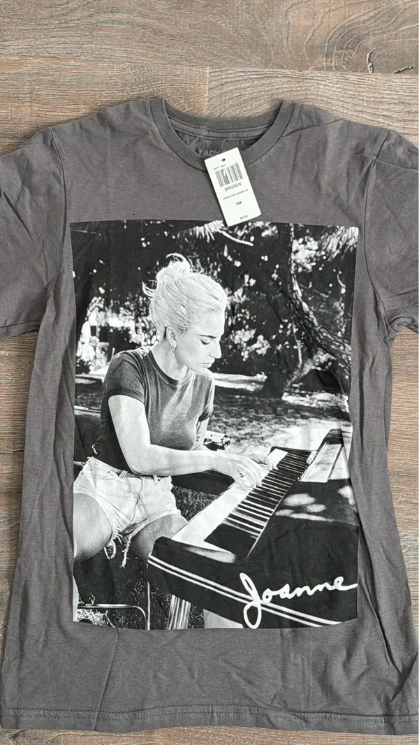 NEW WITH TAGS Official Lady Gaga Joanne Piano Graphic Tee - Image 2