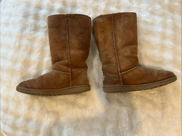 UGG Tall Shearling-Lined Suede Boots in Chestnut - Image 9