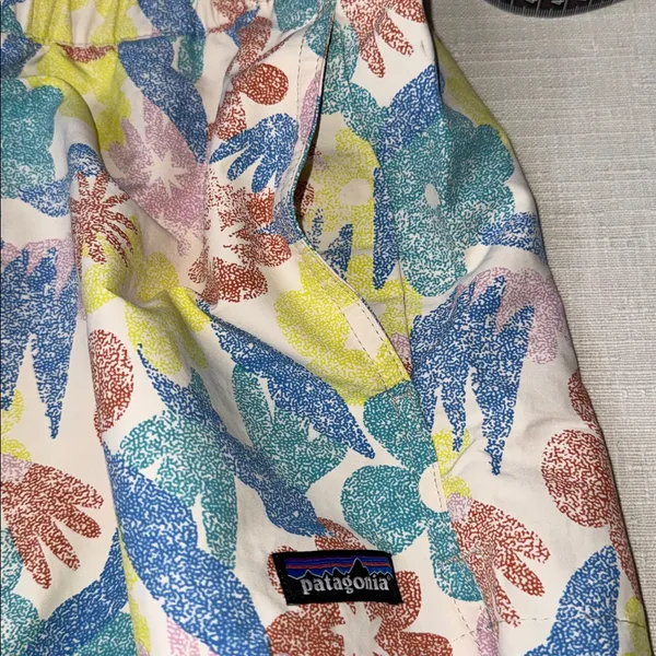 Patagonia Women's 2.5" Barely Baggies Shorts - Image 6