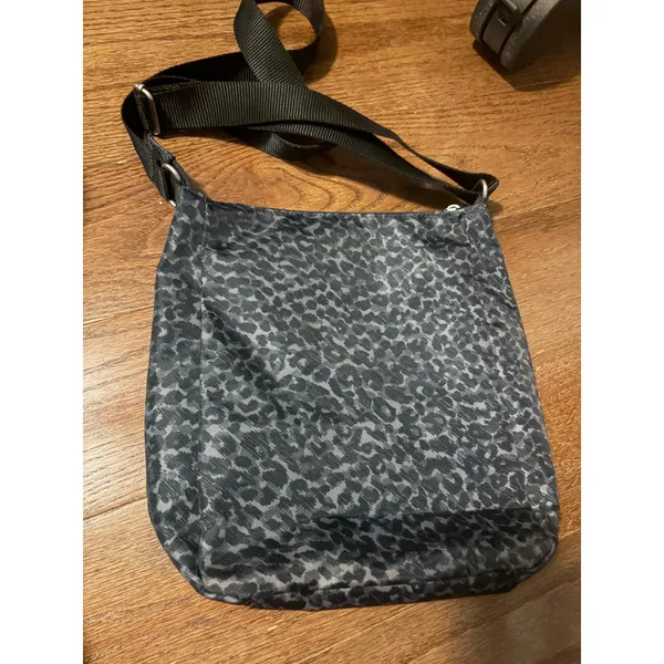 Baggallini Crossbody Bag Leopard Print Gray‎ Lightweight Travel Purse OS - Image 3