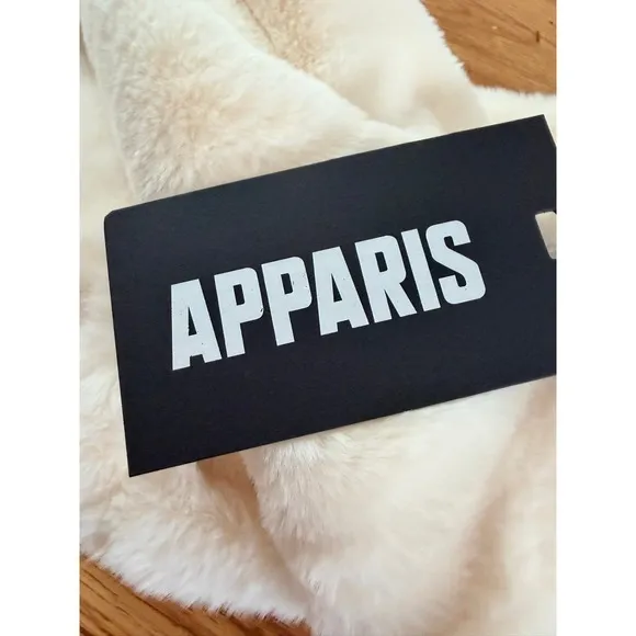 NWT Apparis Vegan Faux Fur Pull-Through Scarf Ivory White Cream OS Cozy Soft #2 - Image 3