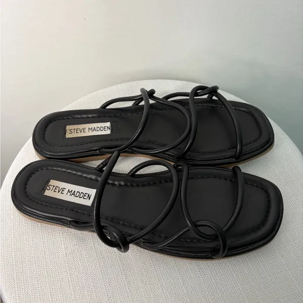 Steve Madden Black Strappy Flat Sandals women’s Size 8.5(B114)✨ - Image 3