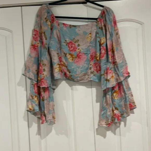 Willow root small flowy‎ crop top with wide sleeves - Image 3